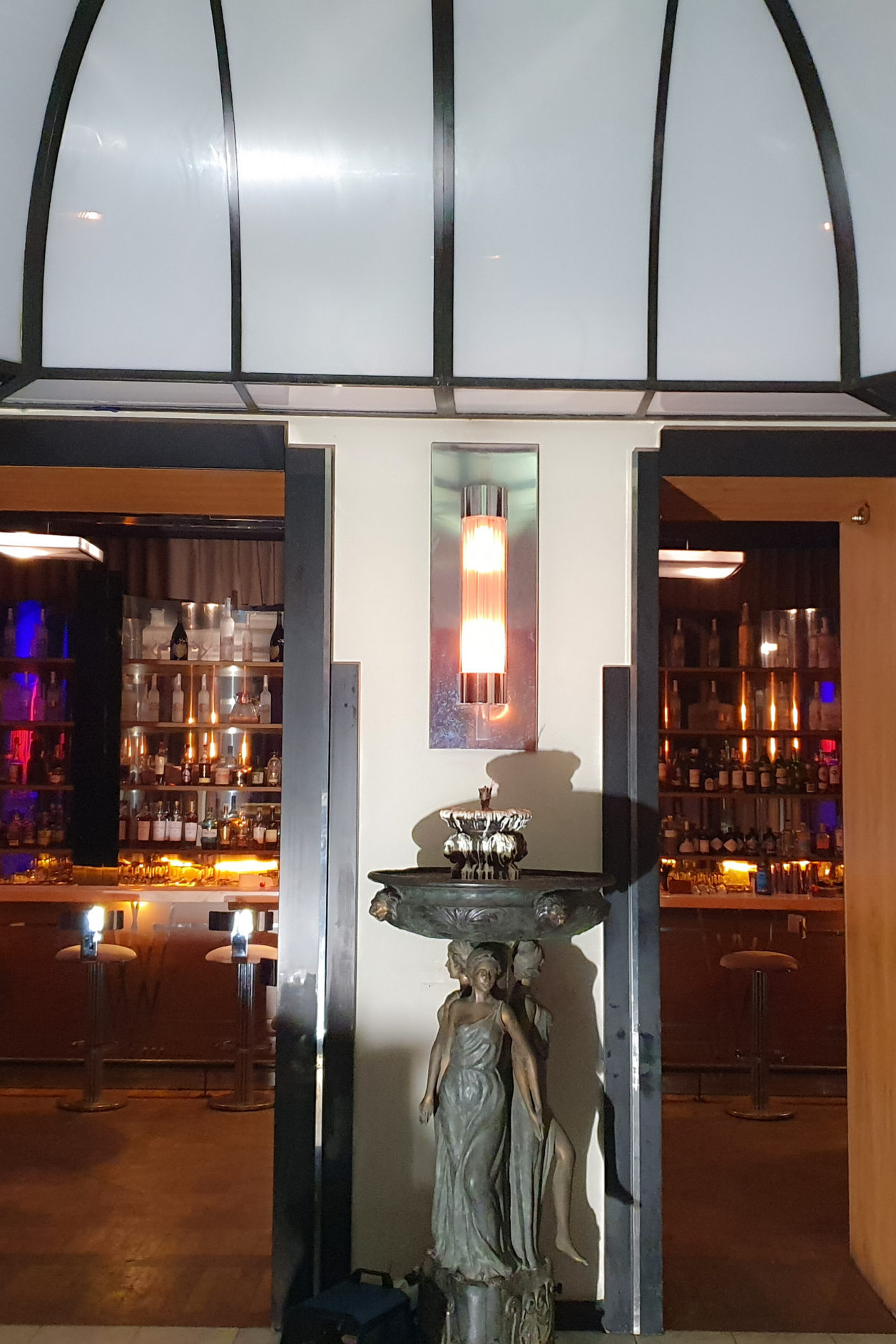 Charlie Warsaw, Warszawa — pierwszy klub w Polsce wyposażony w system SEEBURG PS 1