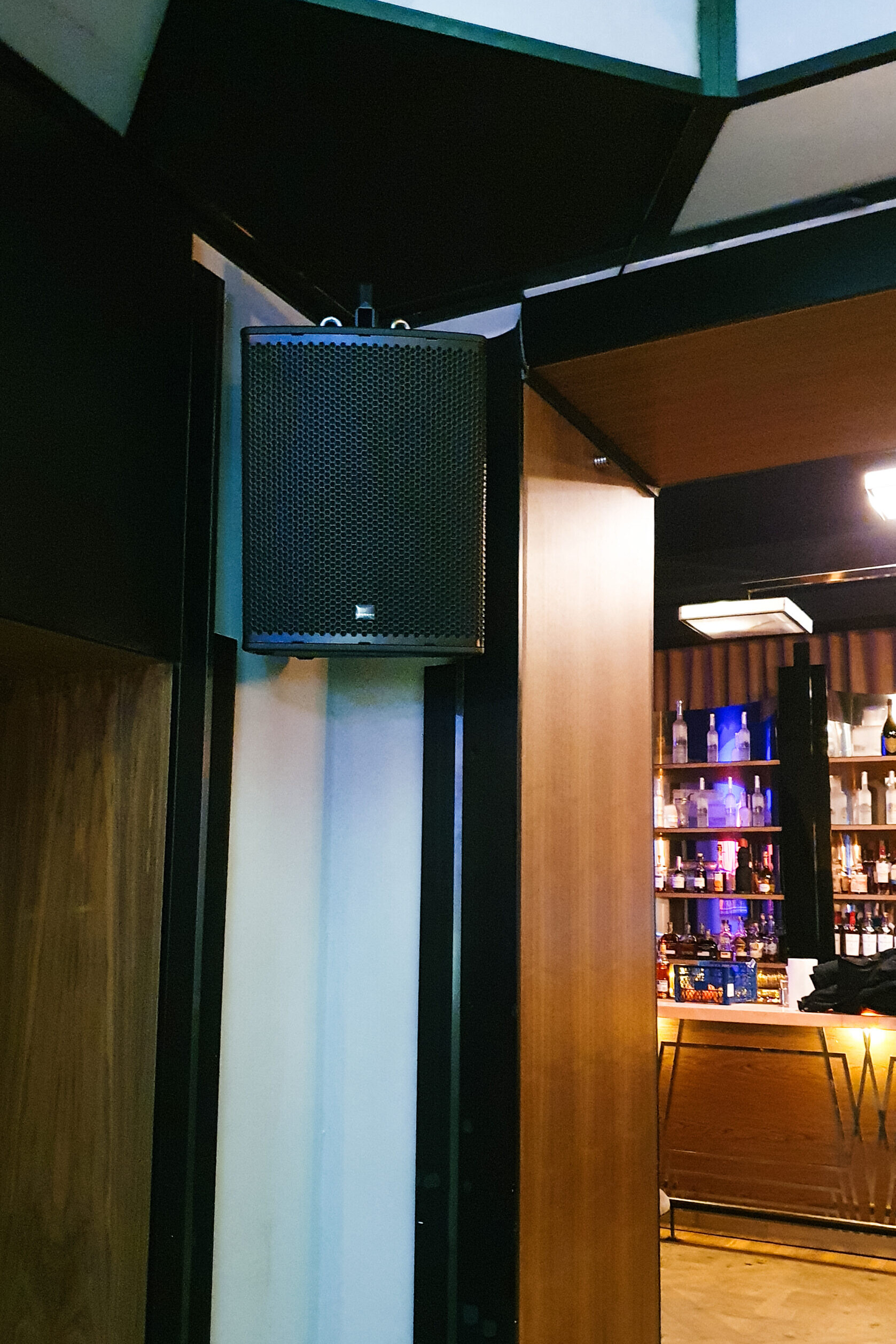 Charlie Warsaw, Warszawa — pierwszy klub w Polsce wyposażony w system SEEBURG PS 1