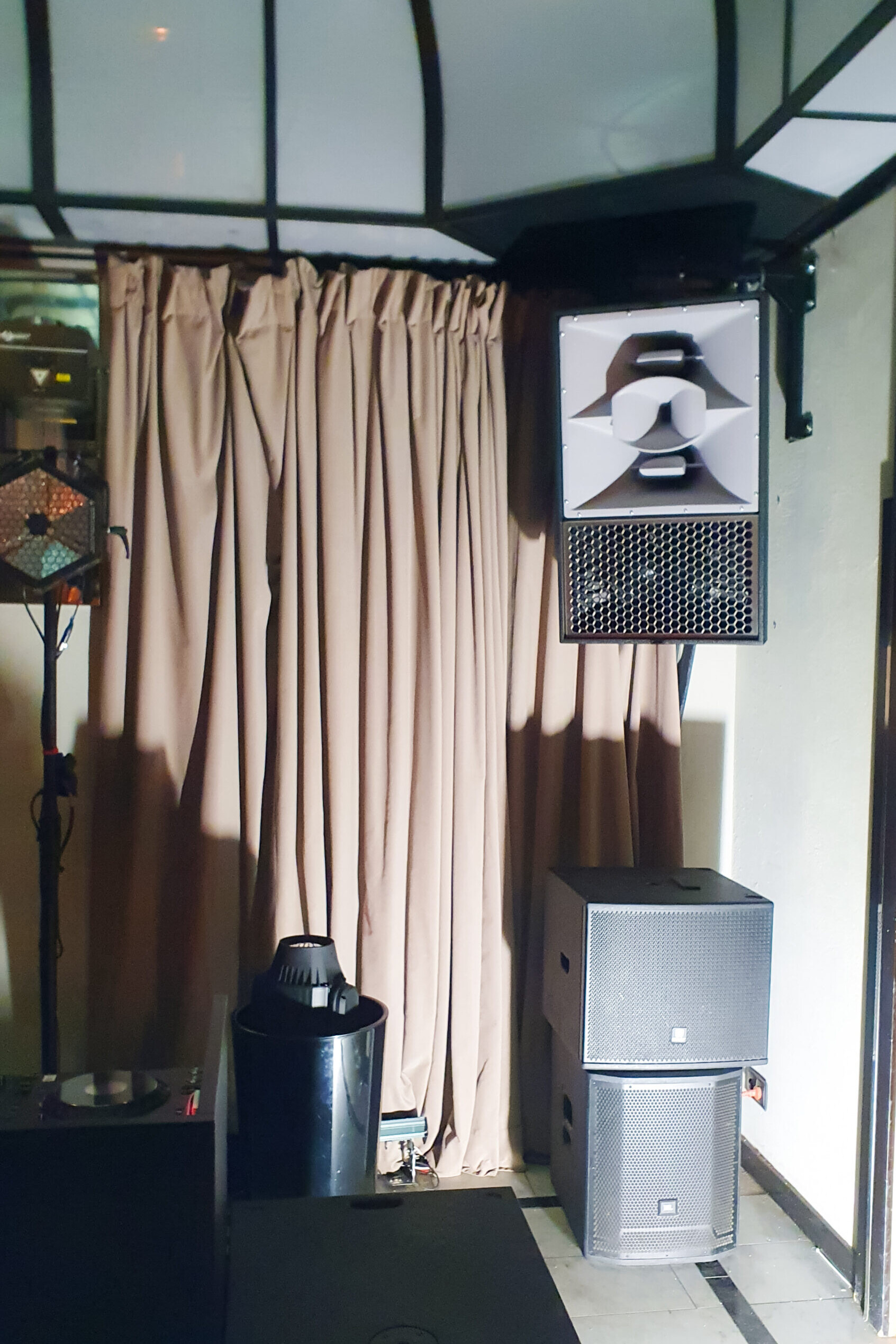 Charlie Warsaw, Warszawa — pierwszy klub w Polsce wyposażony w system SEEBURG PS 1