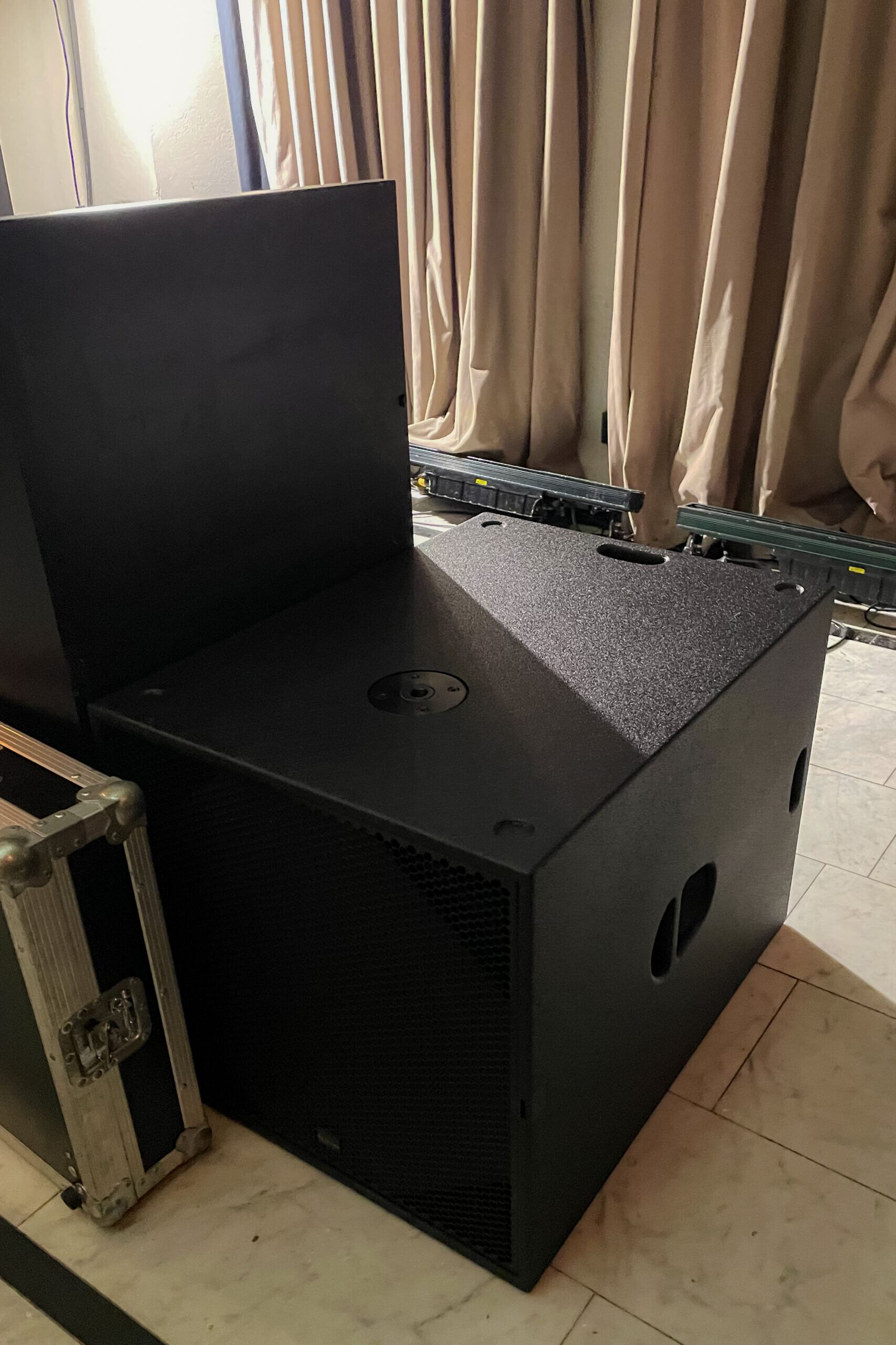 Charlie Warsaw, Warszawa — pierwszy klub w Polsce wyposażony w system SEEBURG PS 1