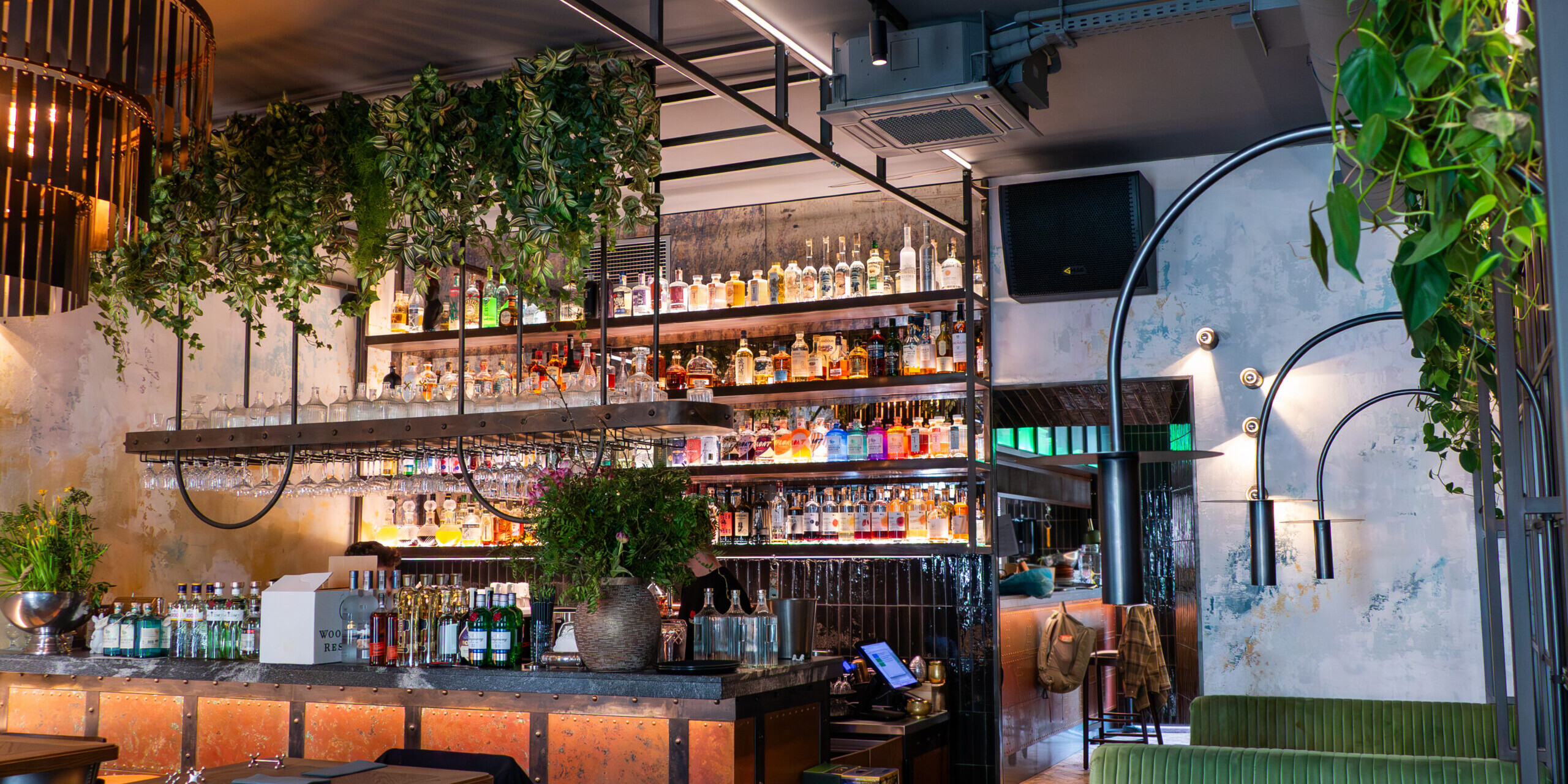 projektowanie instalacji nagłośnienia w restauracji, system elektroakustyczny